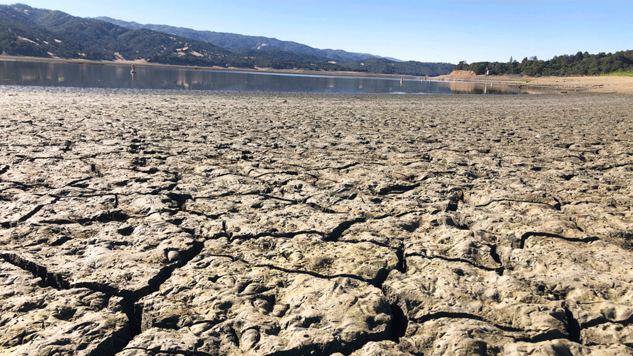 Drought-stricken California town to tourists: 'Please conserve'