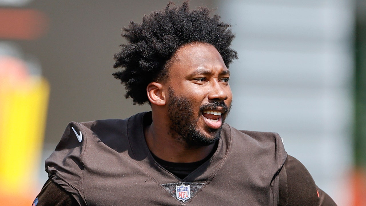 LOOK: Cleveland Browns' Myles Garrett wears intimidating Halloween