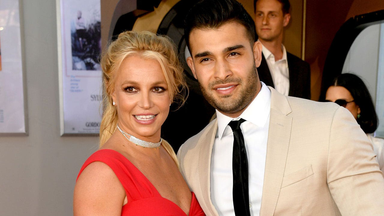 Britney Spears’ fiancé Sam Asghari surprises her with a dog: ‘Home security’