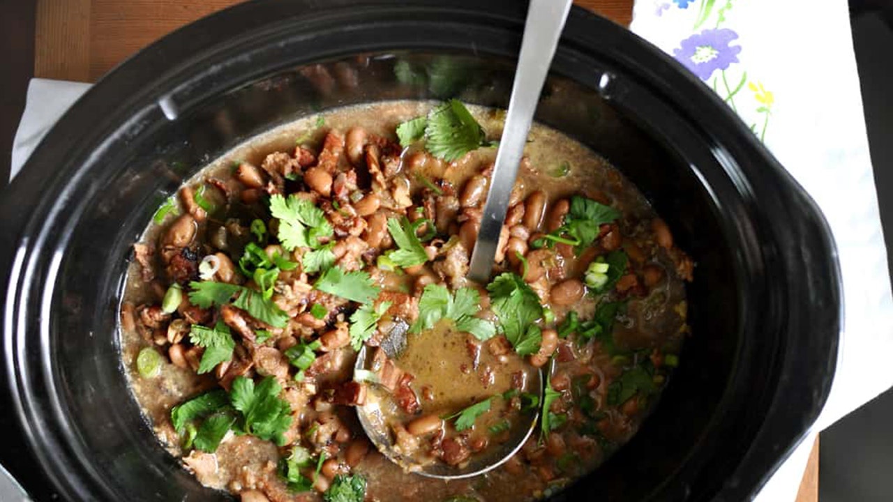 Kickoff Crock-Pot season early with this Pot Borracho Bean recipe