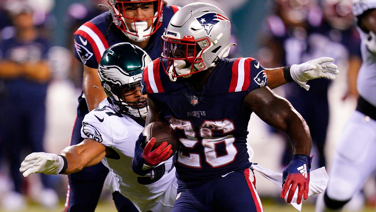 Rams trade for Patriots running back Sony Michel