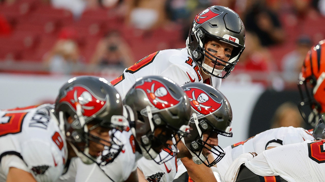 Buccaneers second NFL team to reach 100% vaccinated status