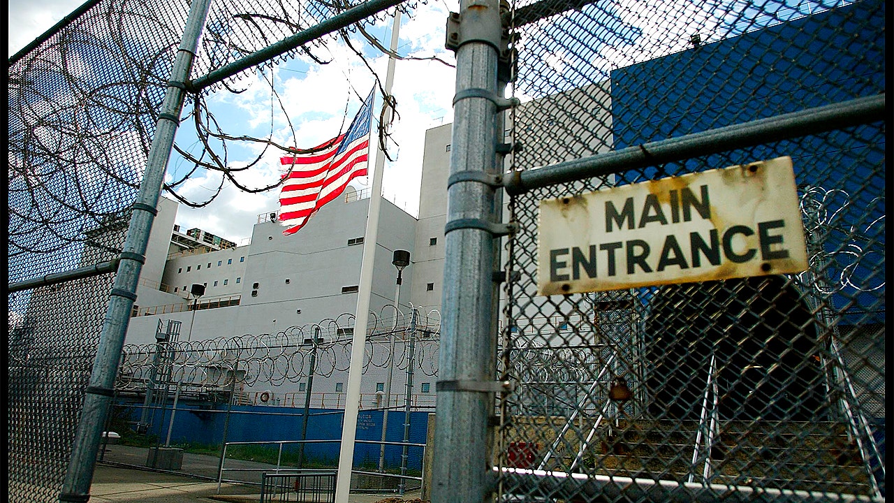 New York City Rikers Island inmate tries to hang himself during politician ...