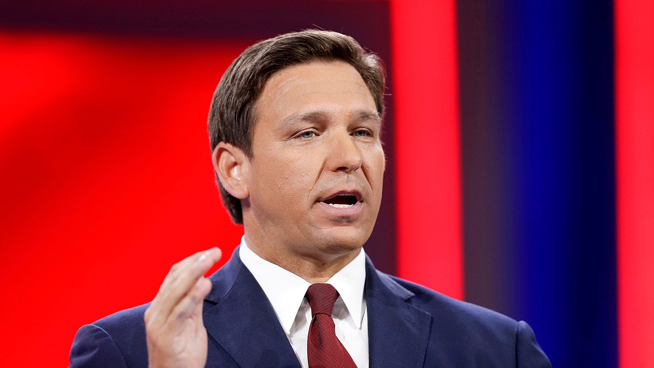 DeSantis proposes bonuses and pay raises for Florida police