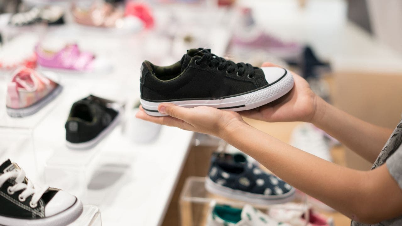 Mom's clever 'back-to-school shoe shopping' hack helps parents who shop child-free