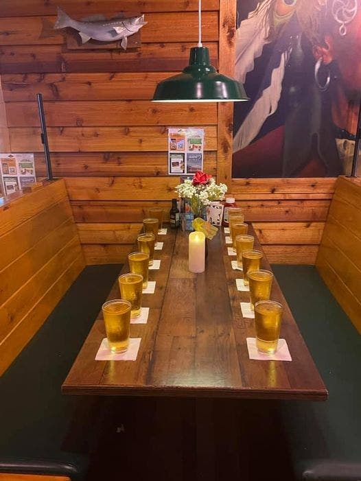 Texas Roadhouse in Kentucky honors 13 US service members slain in Kabul bombing with touching photo