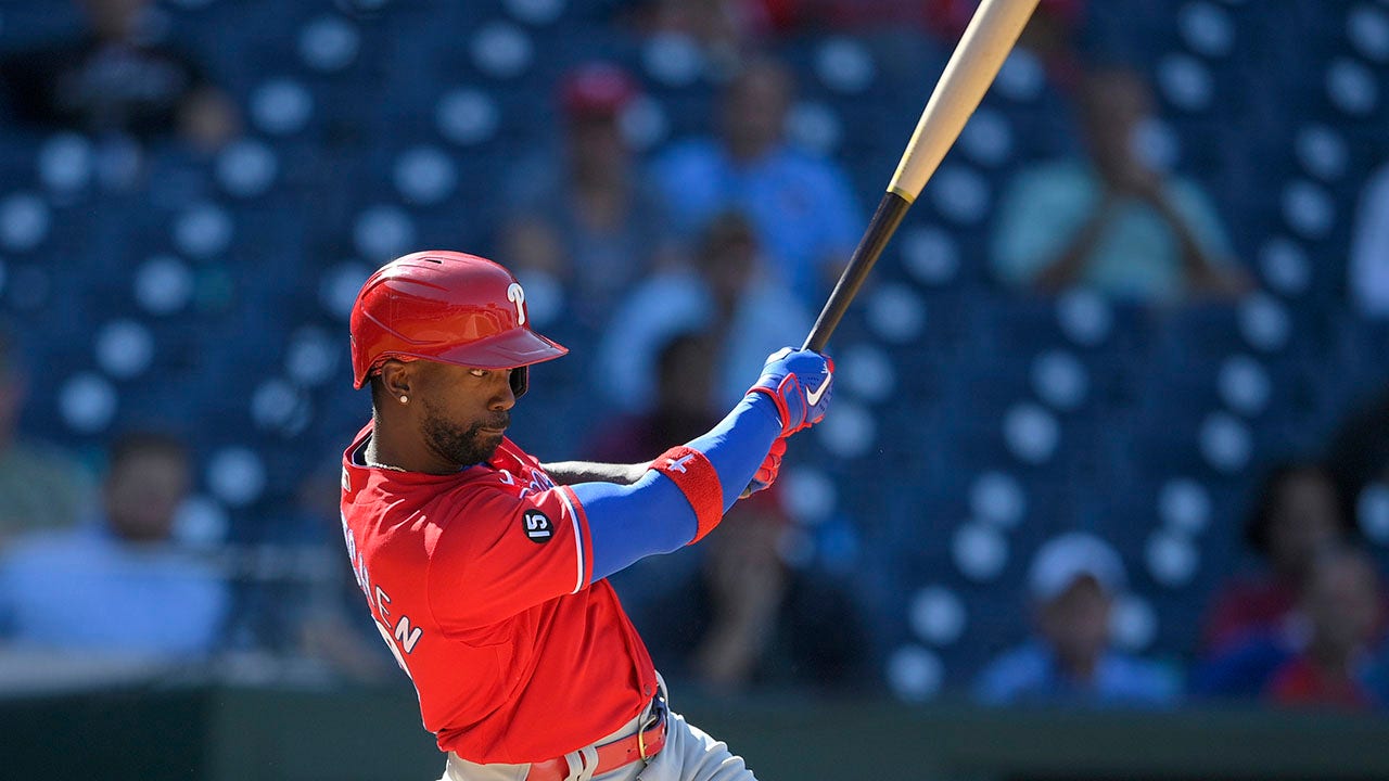 Phillies rally past Nationals 7-6, complete series sweep