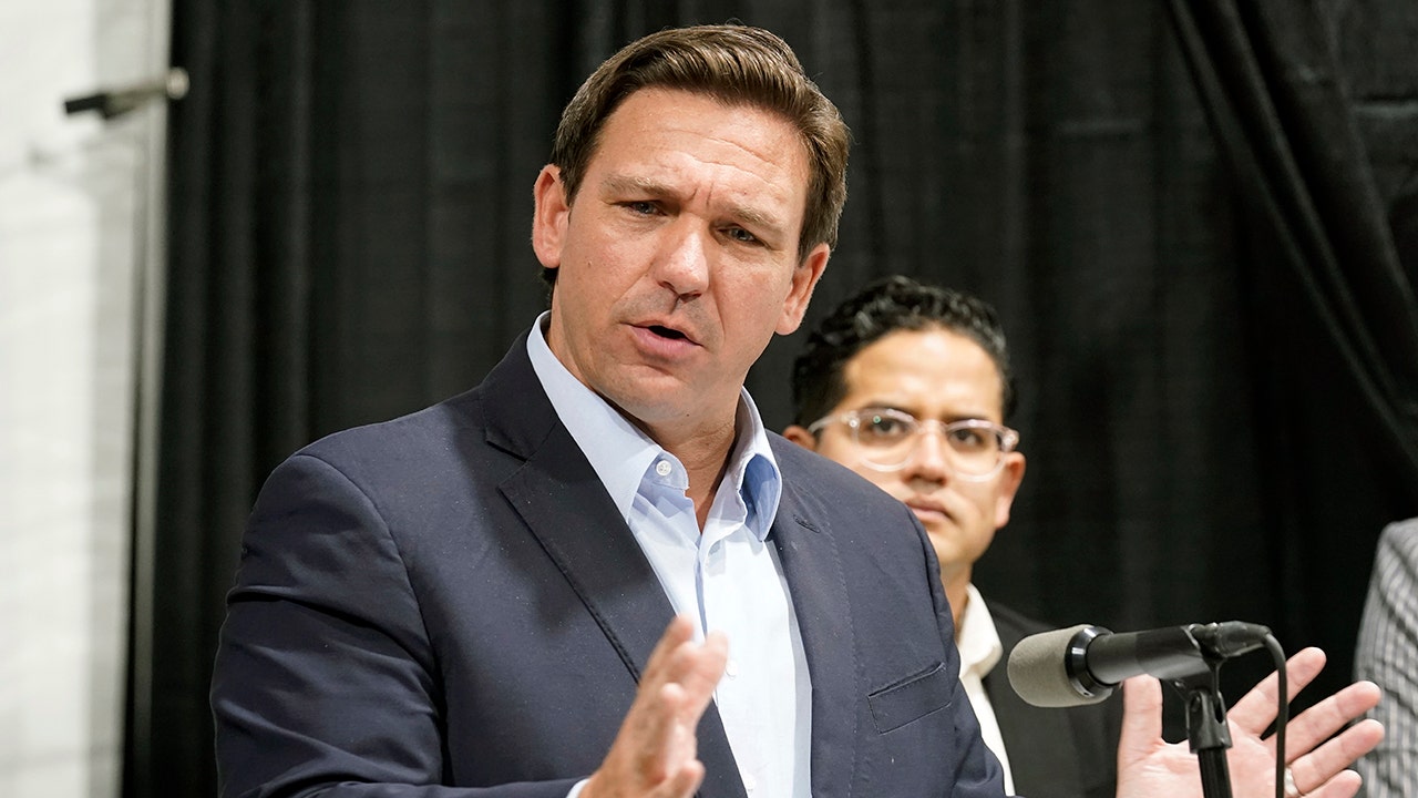 DeSantis tweets 'Don't Tread on Florida' flag after calling for special special session to ban jab mandates