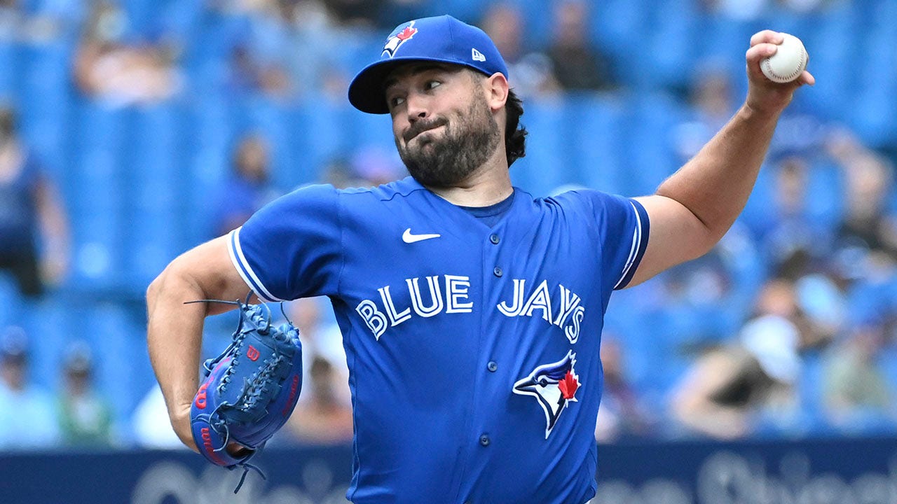 Bo Bichette returns, Robbie Ray gets first win as Toronto Blue