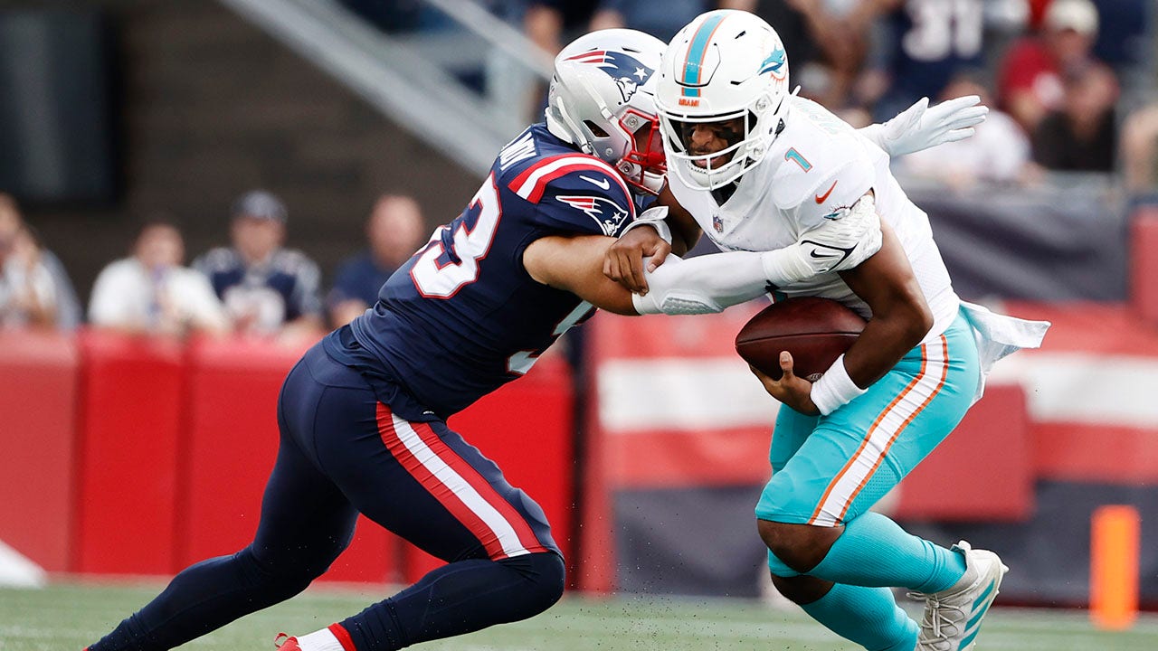 Hawaii's Tagovailoa and the Dolphins down Patriots in 2021 NFL