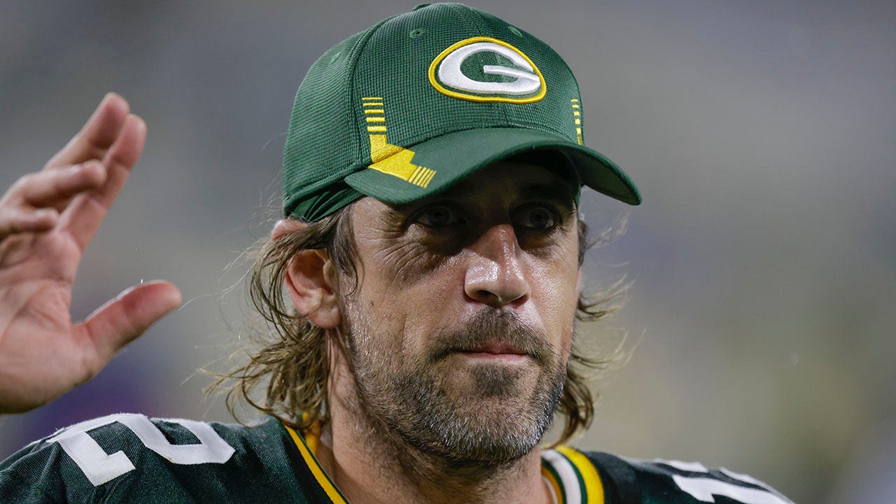 Packers' Aaron Rodgers grew out his hair for this reason | Fox News
