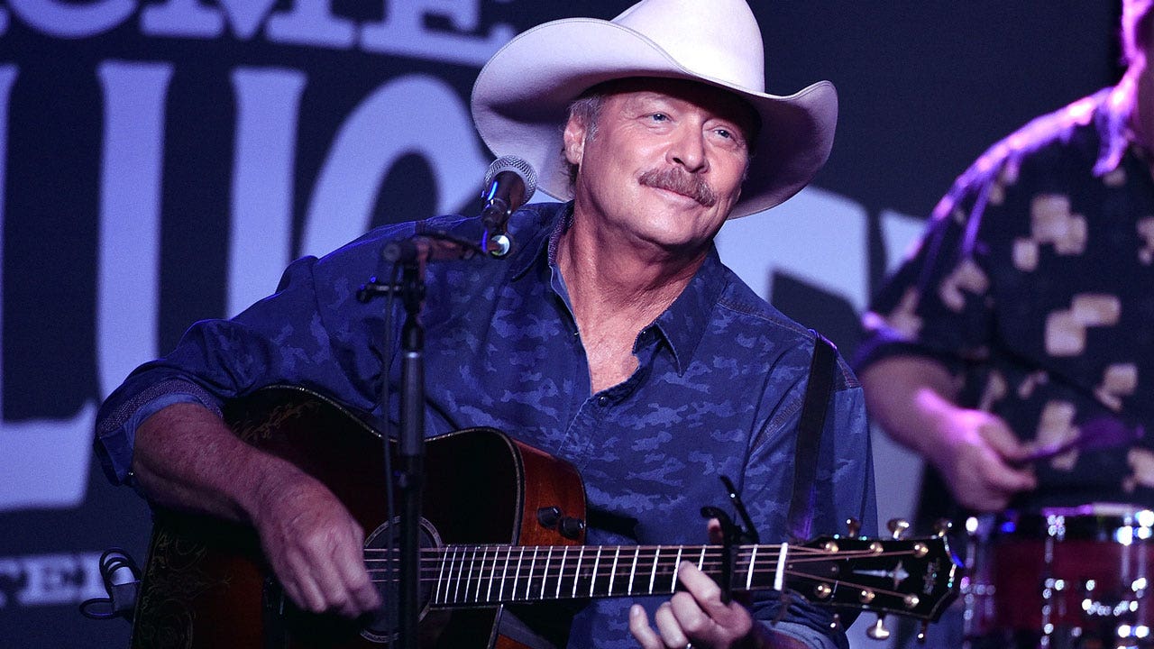 Alan Jackson fans call out big difference as country music star shares new  'unrecognizable' appearance after death hoax