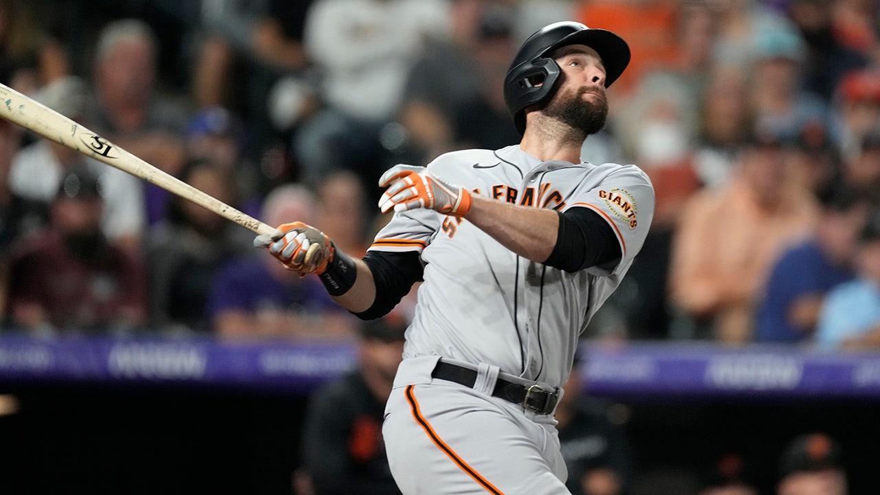 Belt homers twice, Giants top Rockies to boost NL West lead