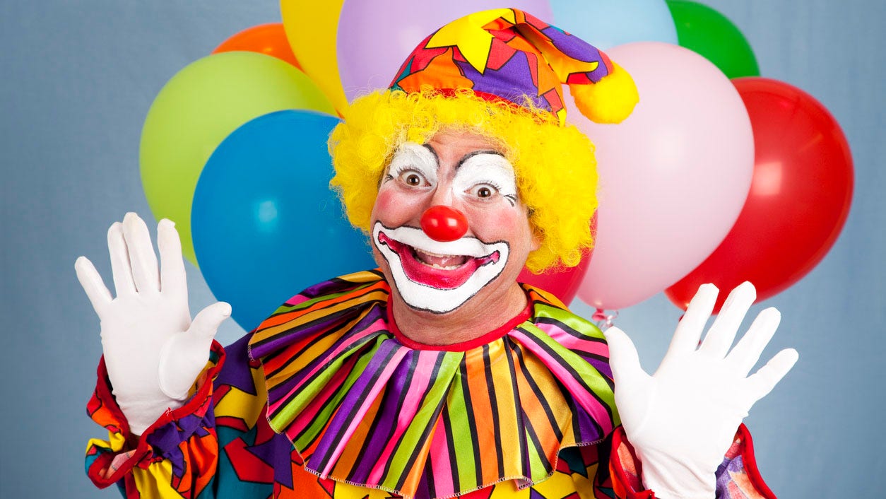 Clown seen outside schools sparks fear, leads education company to apologize