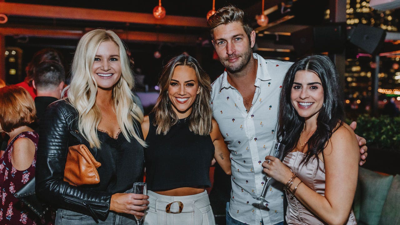 Jana Kramer and Jay Cutler photographed together for first time during night out