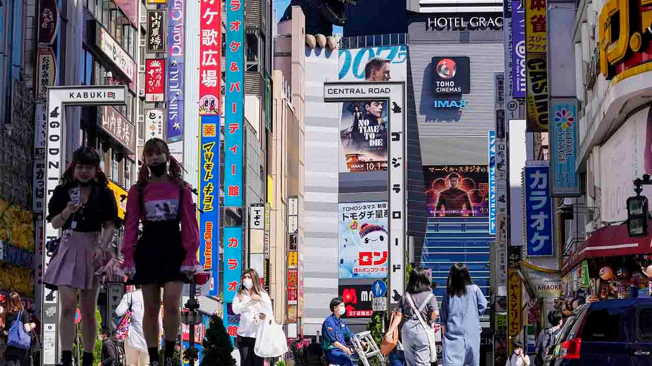 Japonsko zrušilo všechny celostátní nouzové kroky týkající se COVID-19