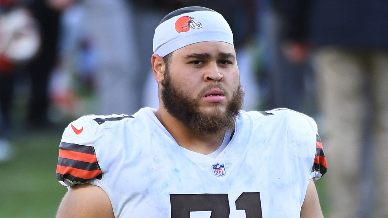 Cleveland Browns offensive tackle Jedrick Wills (71) in action against the  Houston Texans during an NFL football game in Cleveland, Sunday, Sept. 19,  2021, (AP Photo/Rick Osentoski Stock Photo - Alamy