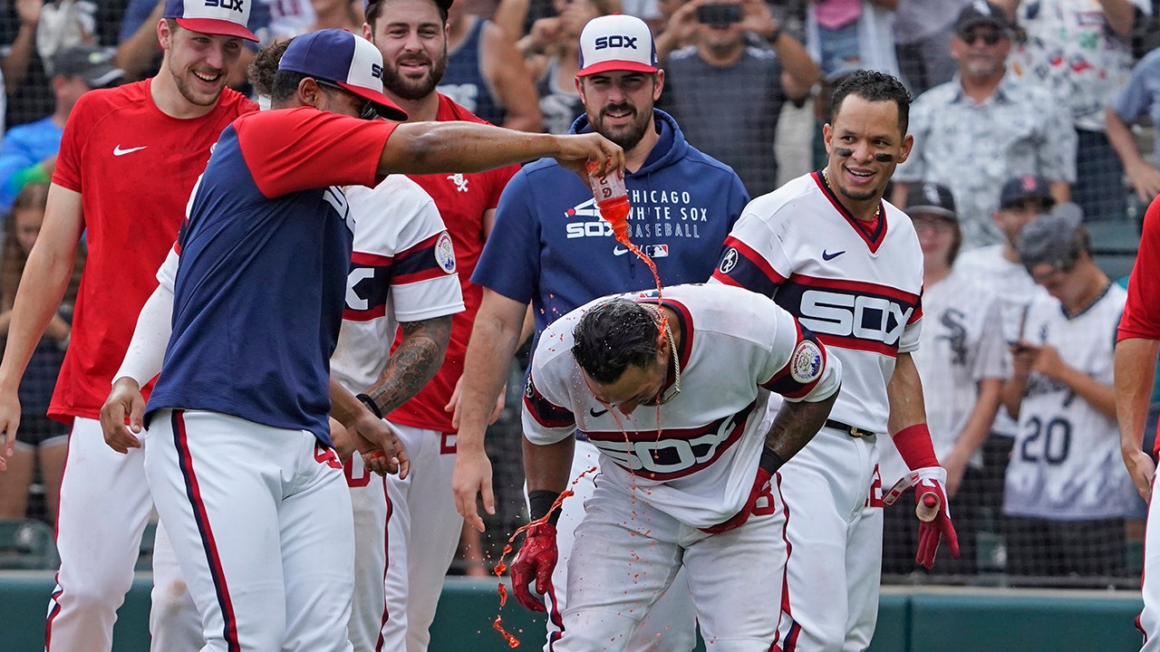 White Sox' Yasmani Grandal to see more time at DH with Eloy