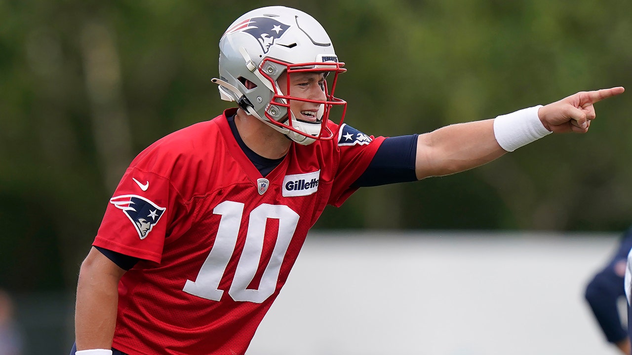 Mac Jones must grow up in a hurry if Patriots are to beat Tom Brady