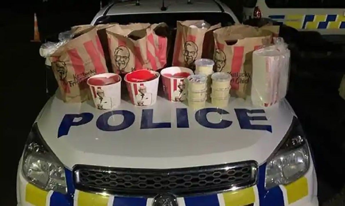 New Zealand police arrest pair trying to enter locked-down Auckland found with large amount of KFC