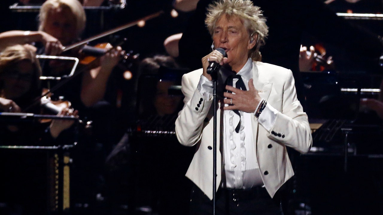 Rod Stewart's trial for a battery charge canceled by judge as singer seeks plea agreement