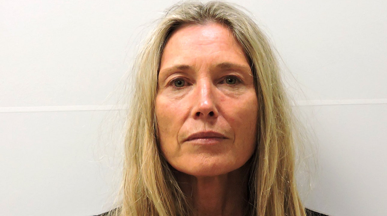 Colorado woman accused of having affair with Barry Morphew arrested for trespassing at family's former home