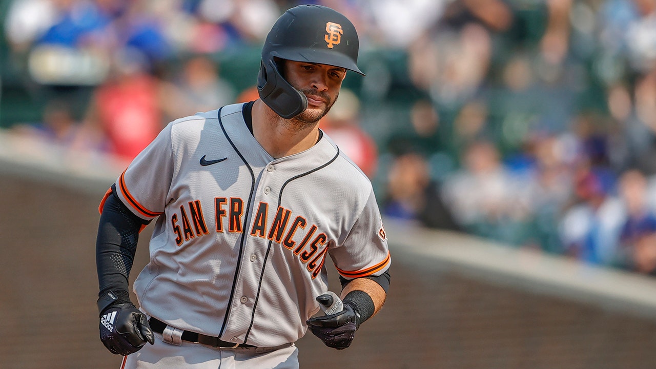 Tommy La Stella, Brandon Belt lead Giants past Cubs 15-4 for their 6th  straight win