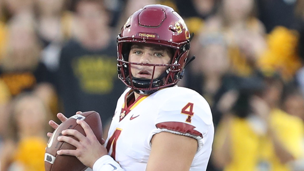 South Carolina enters 'unique' situation with graduate assistant to start at QB in opener