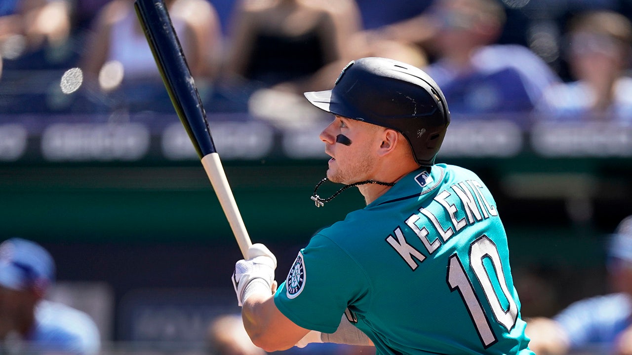 Jarred Kelenic homers in 4th straight game for Mariners