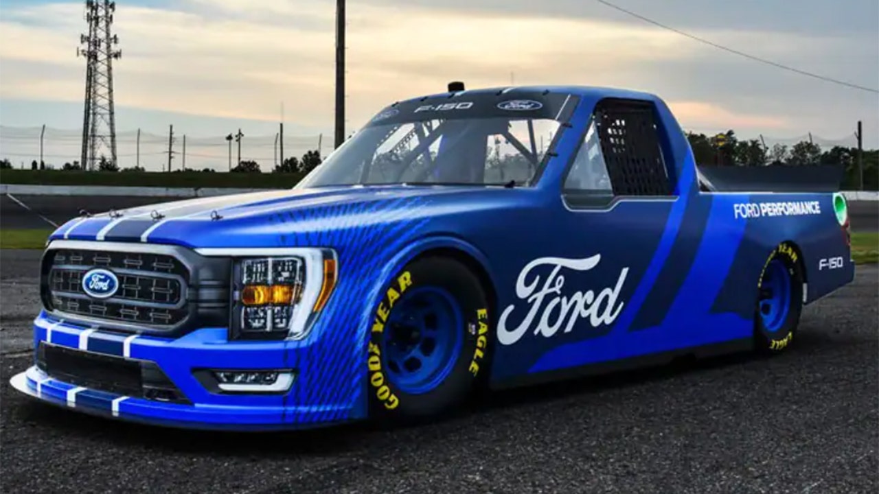 New Ford F-150 NASCAR Truck Series racer revealed