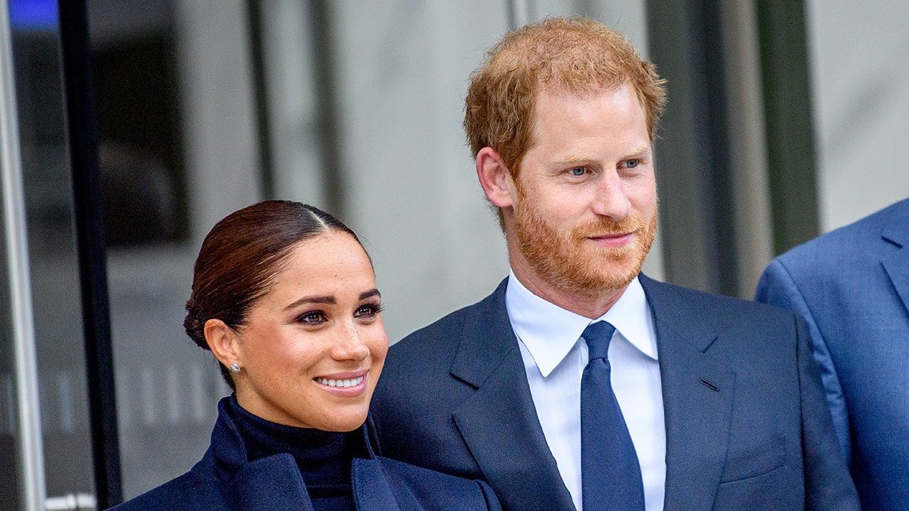 FOX NEWS: Meghan Markle, Prince Harry visit school in Harlem, bringing