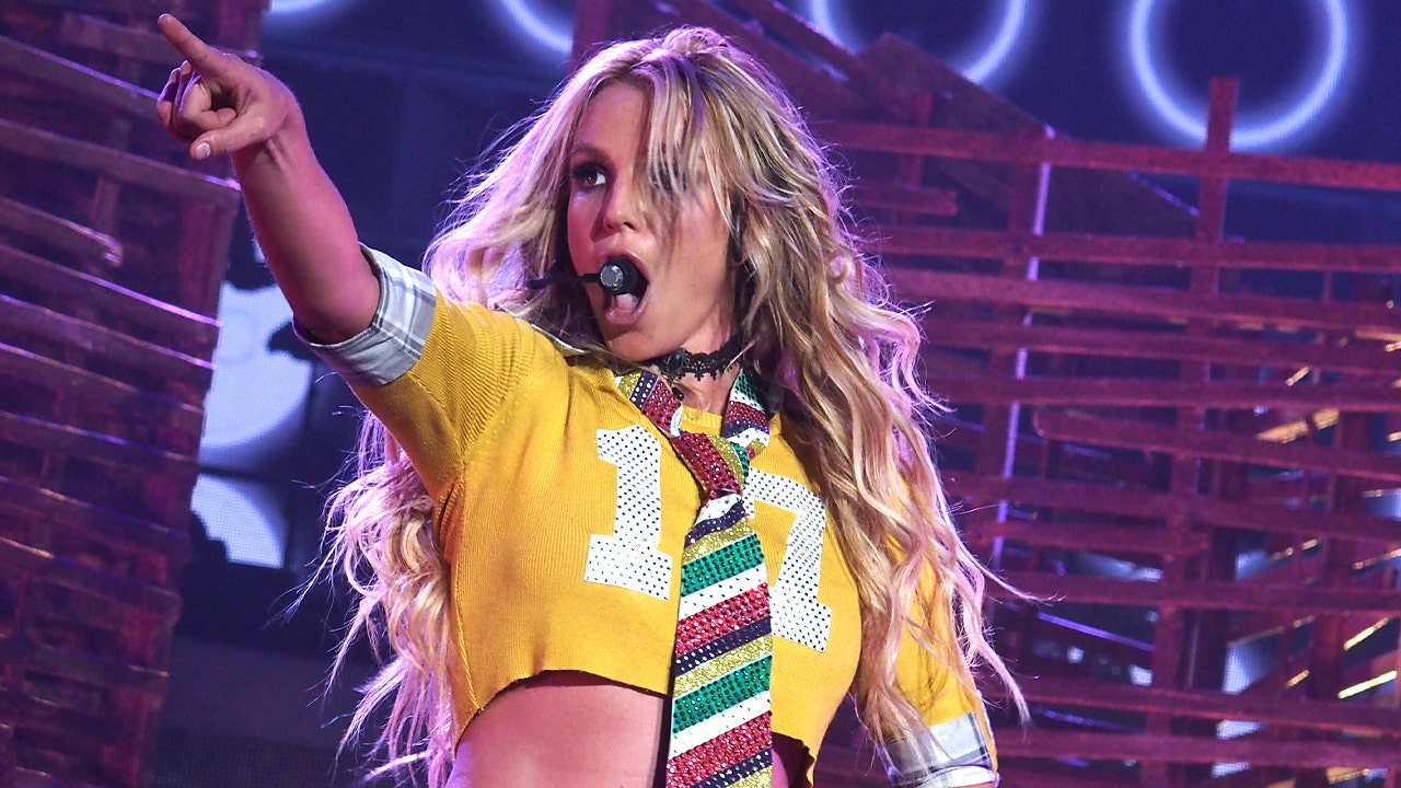Britney Spears' aunt slams singer's dad Jamie over conservatorship: 'Barbaric'
