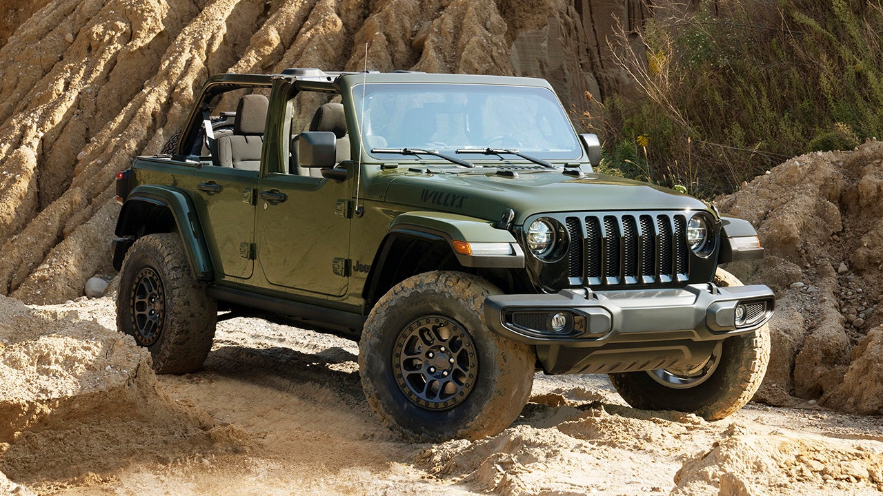 Jeep Wrangler Willys Xtreme Recon is a mean military-inspired machine