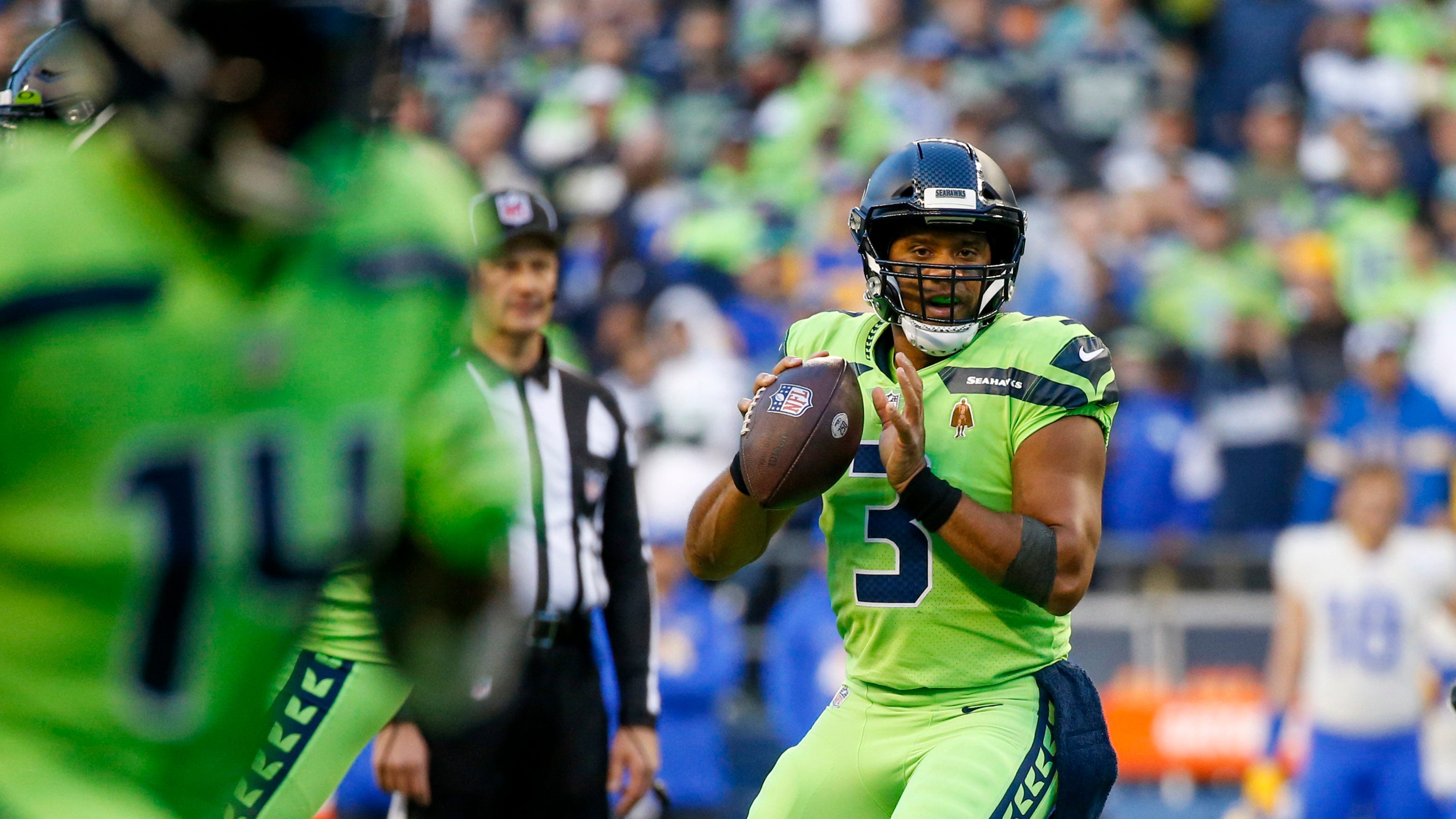Seahawks' Russell Wilson could return as early as 4 weeks after surgery ...