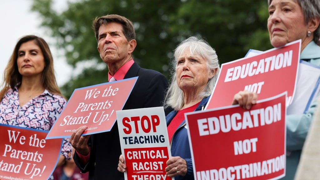 Teachers unions prioritize 'radical social and political agendas,' alienating parents: report