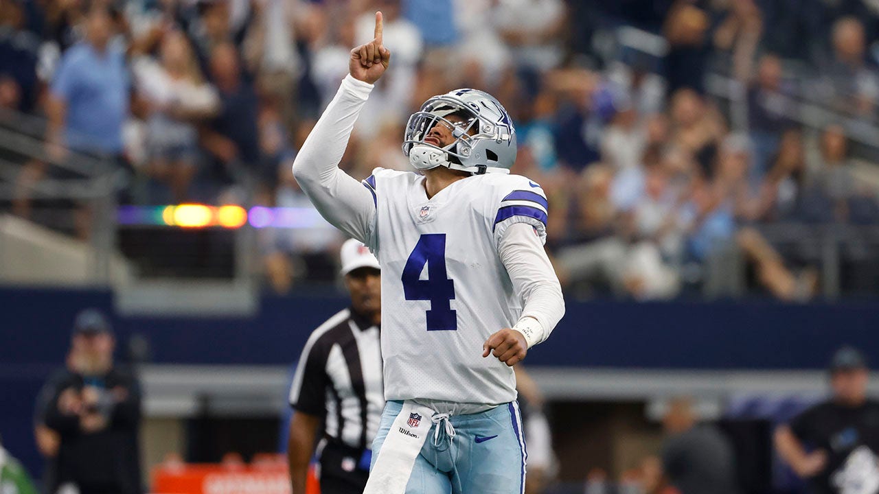 Prescott, Cowboys keep rolling with 36-28 win over Panthers