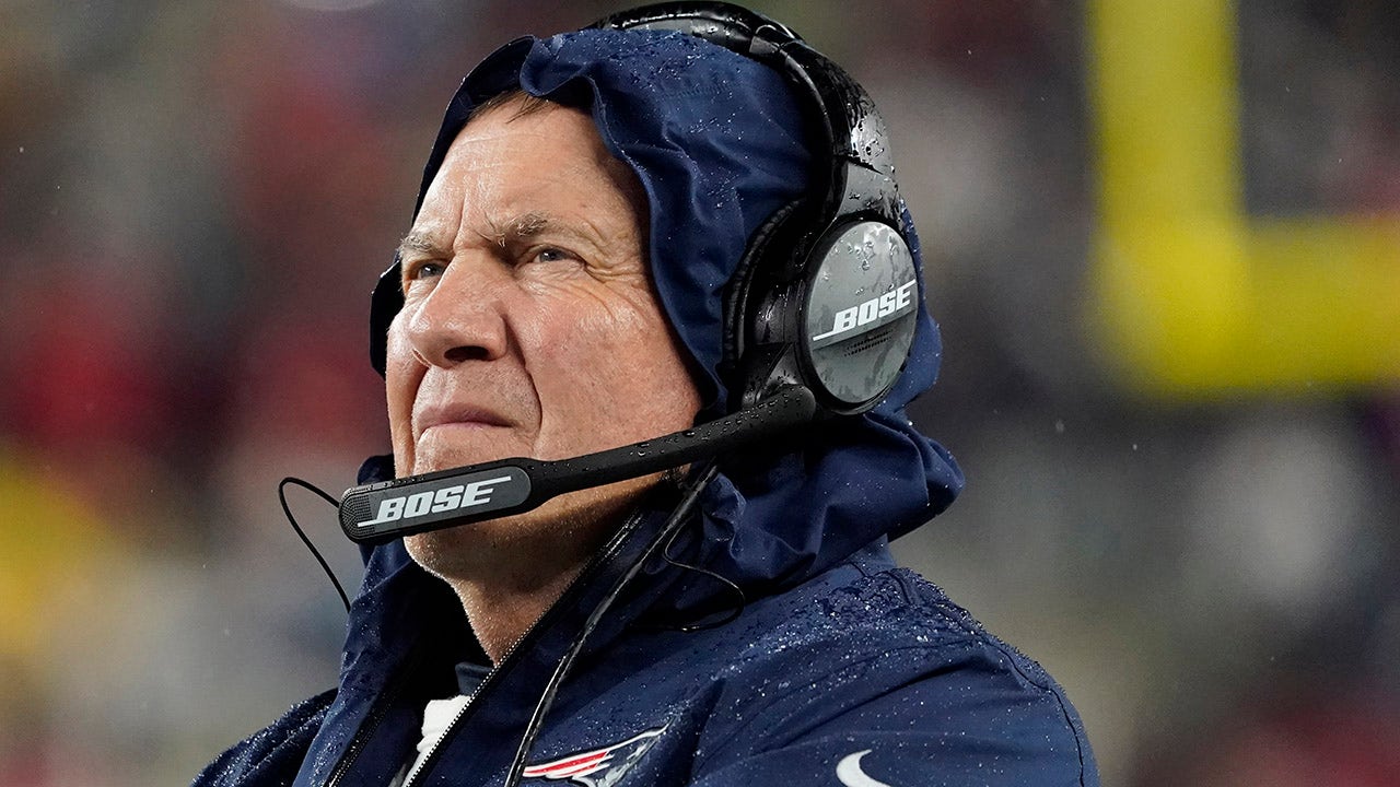 Bill Belichick can send texts but emojis are different story