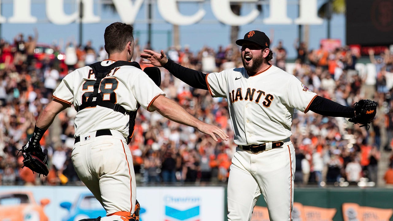 Giants first team in 2021 to clinch MLB playoff spot