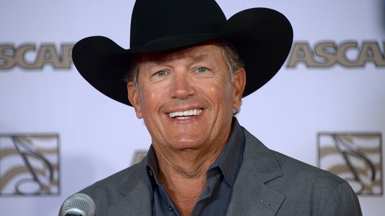 George Strait honors police in 'The Weight of the Badge' music video