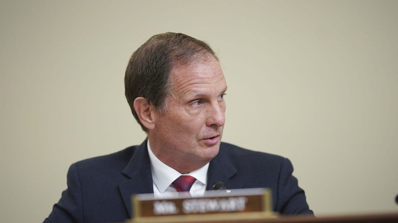 House Republican says 'train wreck' could be coming with vaccine deadline for federal employees