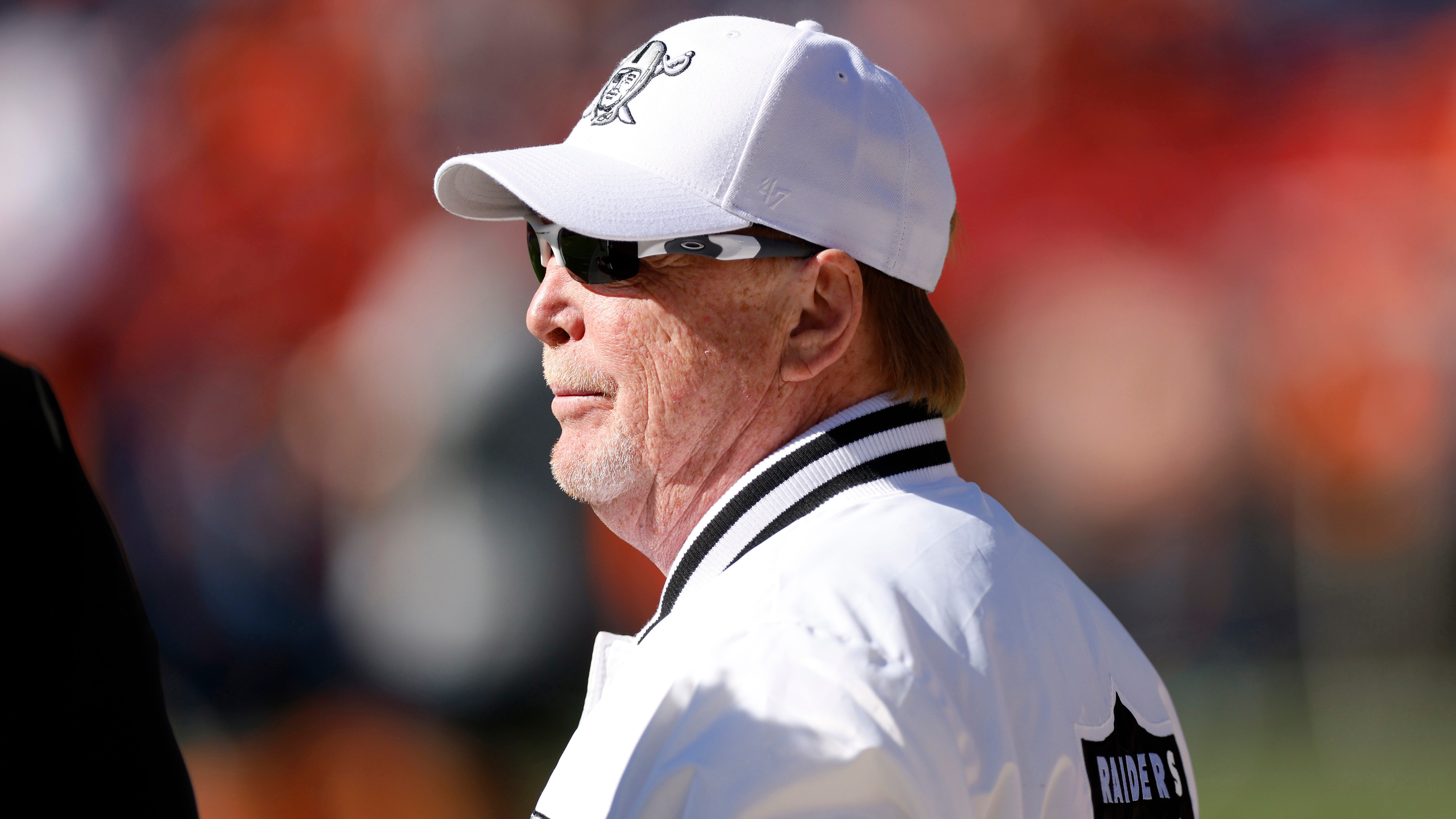 Las Vegas Raiders owner Mark Davis forced to defend head coach