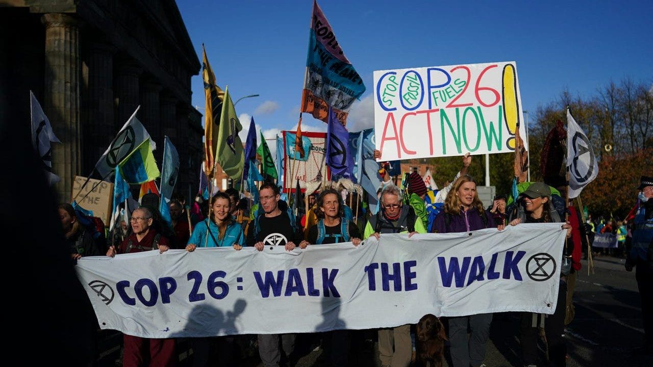 World leaders look toward drastic cuts in emissions with UN climate conference underway