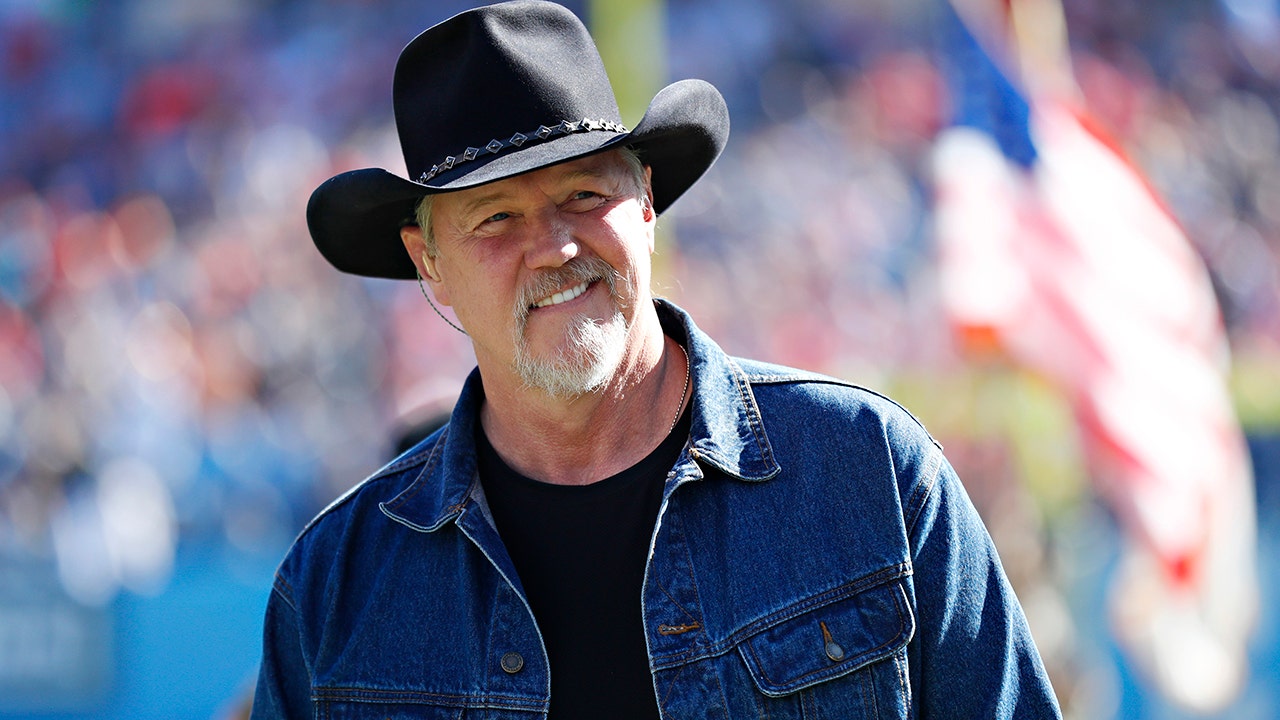 Trace Adkins reflects on 2011 fire, giving back to veterans: ‘It's been the great privilege of my career’