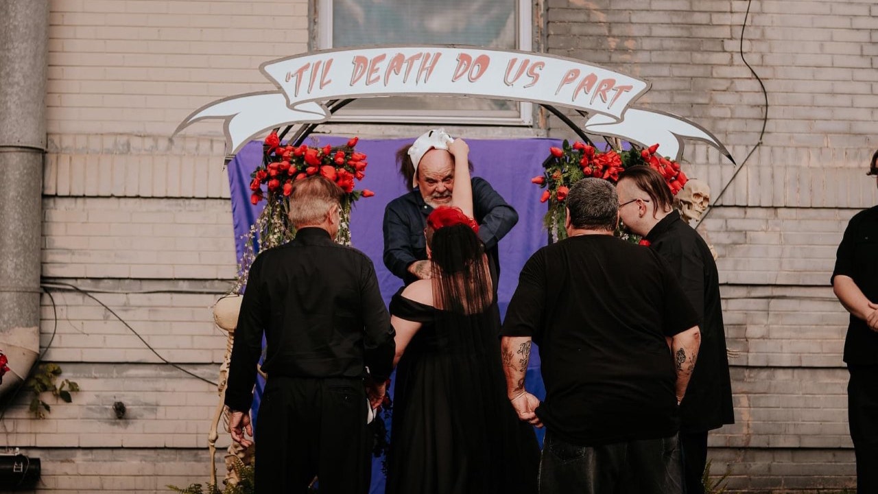 Couples have ‘Halloween’-themed weddings at ‘haunted’ hospital