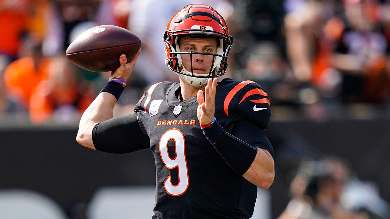 Bengals' Joe Burrow sets personal goal ahead of Super Bowl: 'I'm chasing  Aaron Rodgers to try to be the best'