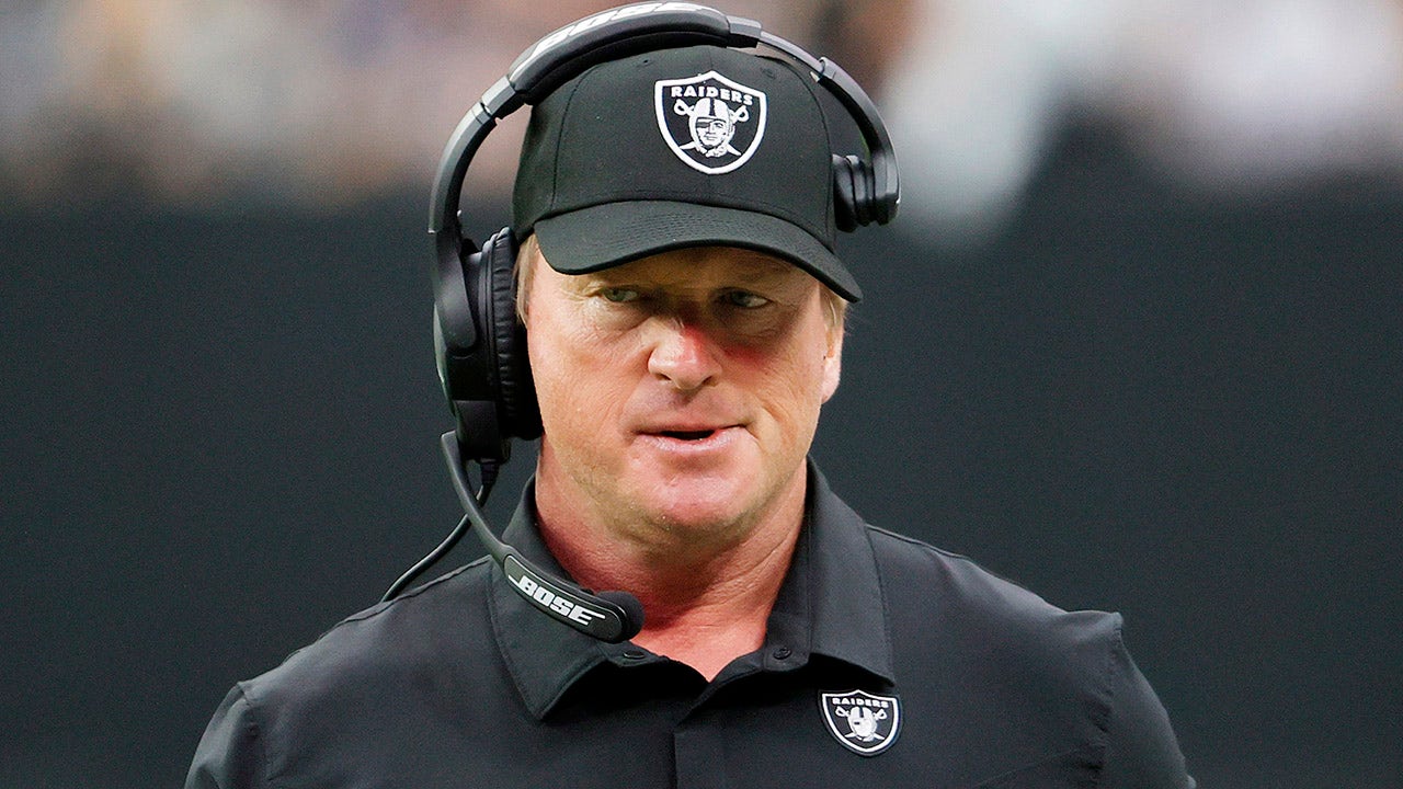 Jon Gruden resigns as Raiders head coach after homophobic misogynistic emails revealed – Fox News