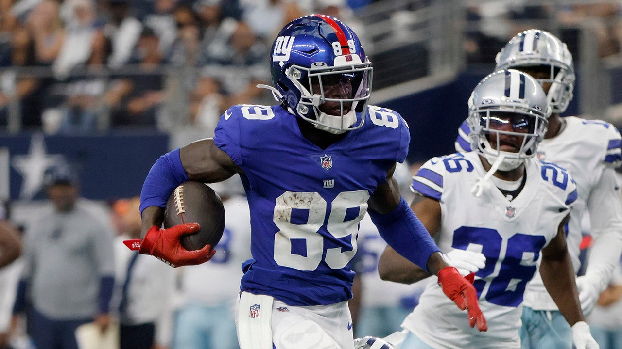 Giants' Kadarius Toney throws punch in dust-up with Cowboys