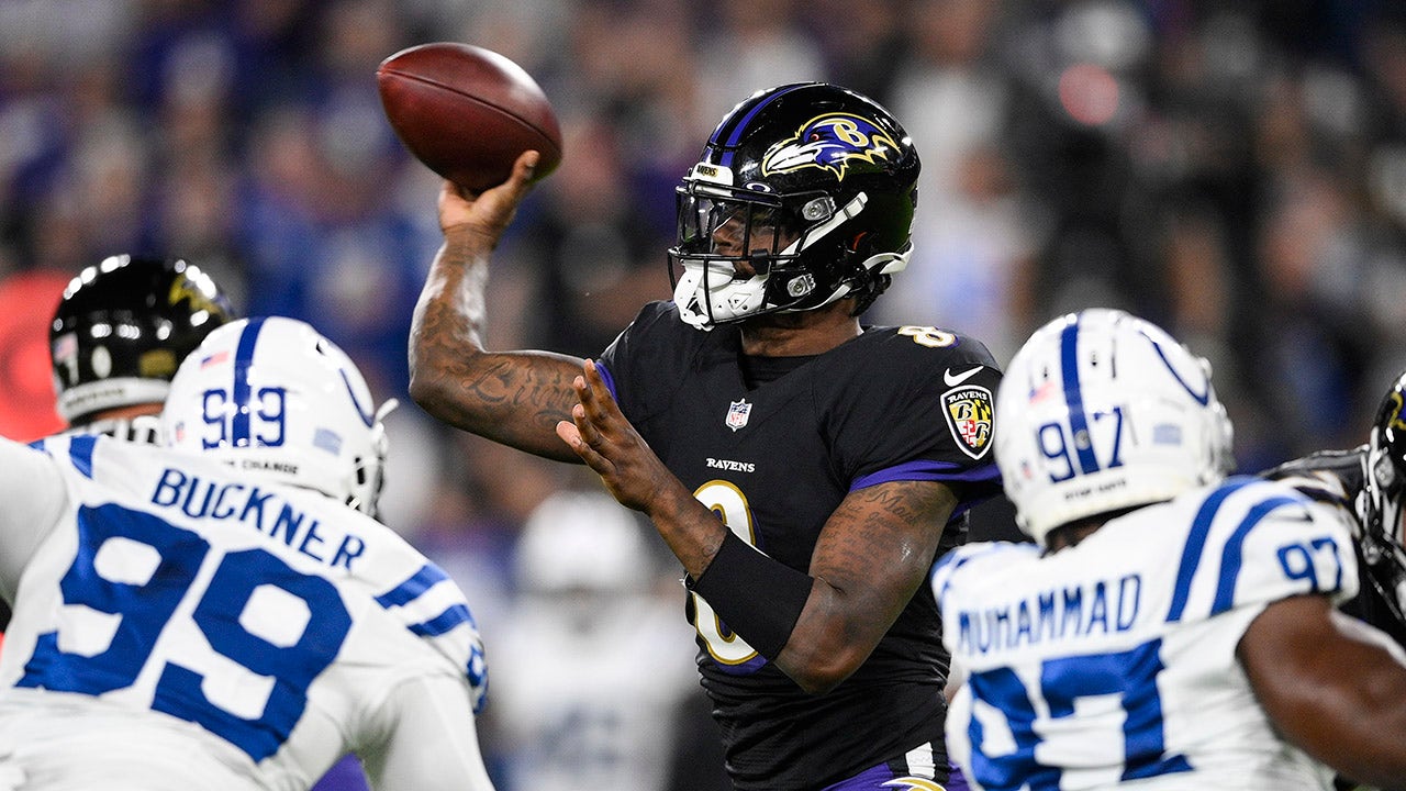 Down 19 points, QB Lamar Jackson rallies Baltimore Ravens to epic comeback  win over Indianapolis Colts - ESPN