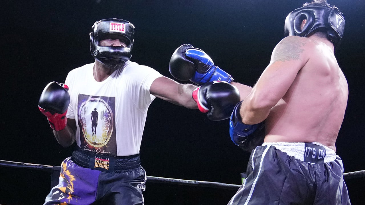 Lamar Odom knocks out Aaron Carter in celebrity boxing match