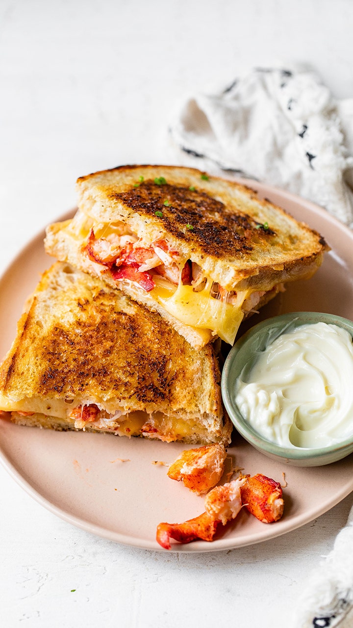 How to make the ultimate Maine lobster grilled cheese sandwich
